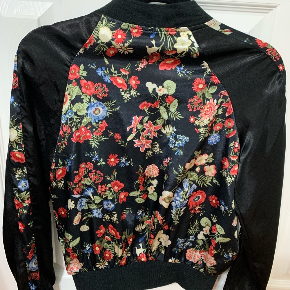 Bomber jacket, floral pattern